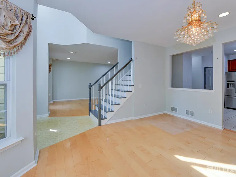 34 Forest Dr — Photo 6