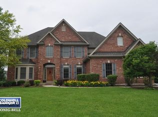 39W701 Henry David Thoreau Pl, St Charles, IL 60175