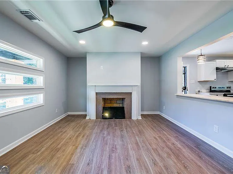 228 W Simon Ter NW — Photo 10