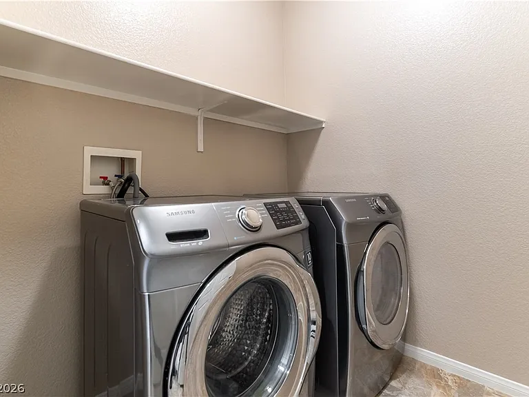205 Dela Cruz Ave — Photo 22