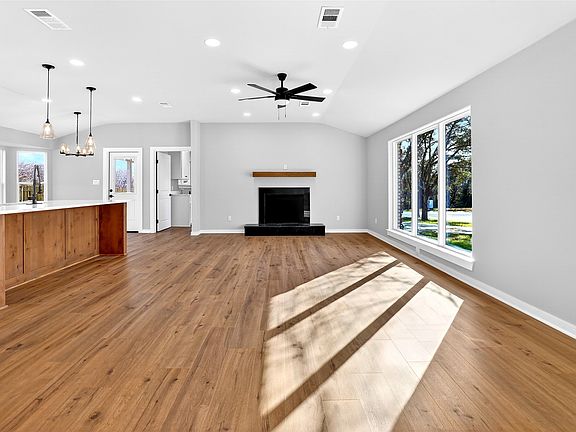 3rd image of 1401 Rambler Dr