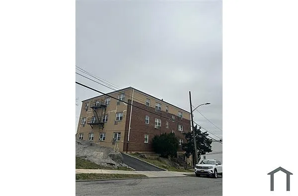 Building Photo - 188 Voss Ave