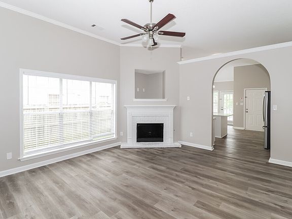5th image of 8645 Valmont Cir