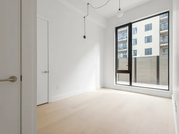 218 Front Street image 6 of 50