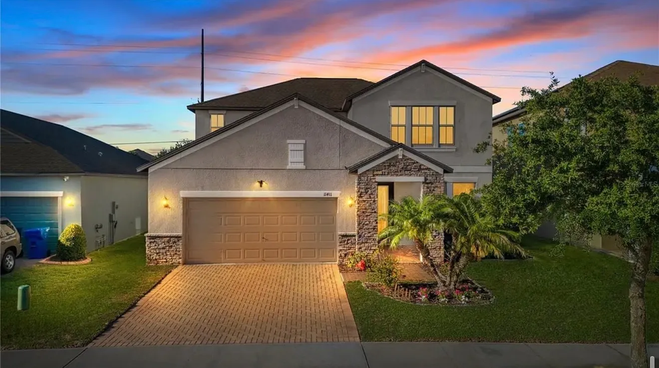 4 bed, 2555 sqft, $3,000 — Photo 1