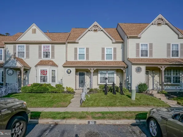 52 Knoll Dr, Blackwood, NJ 08012