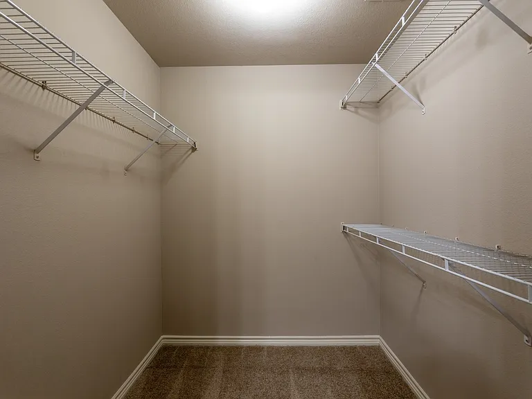 Greenhaven Apartments — Photo 22