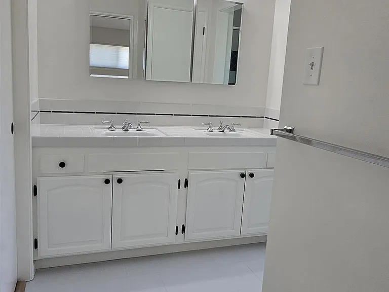 2 Rae Ct — Photo 17