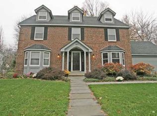 187 Crossroads Ln, Rochester, NY 14612