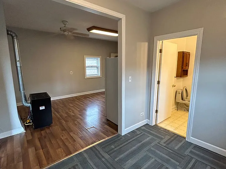 1243 W 32nd St #2R — Photo 5
