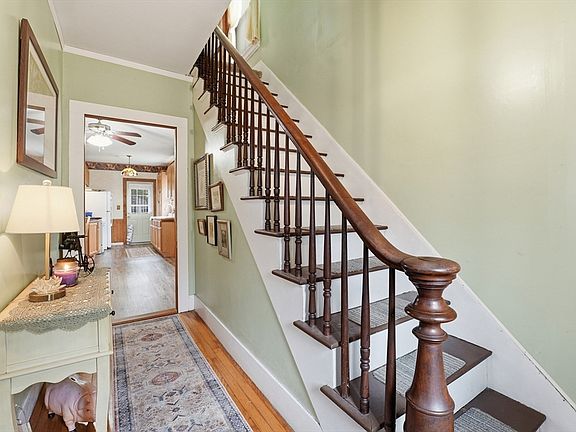 4th image of 10 Hampden Ave