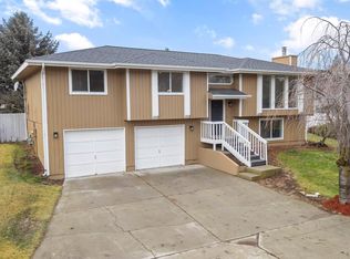 10407 N Arrowhead Dr, Spokane, WA 99208