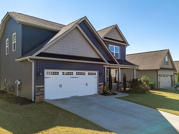 2nd image of 709 Silver Pines Ln