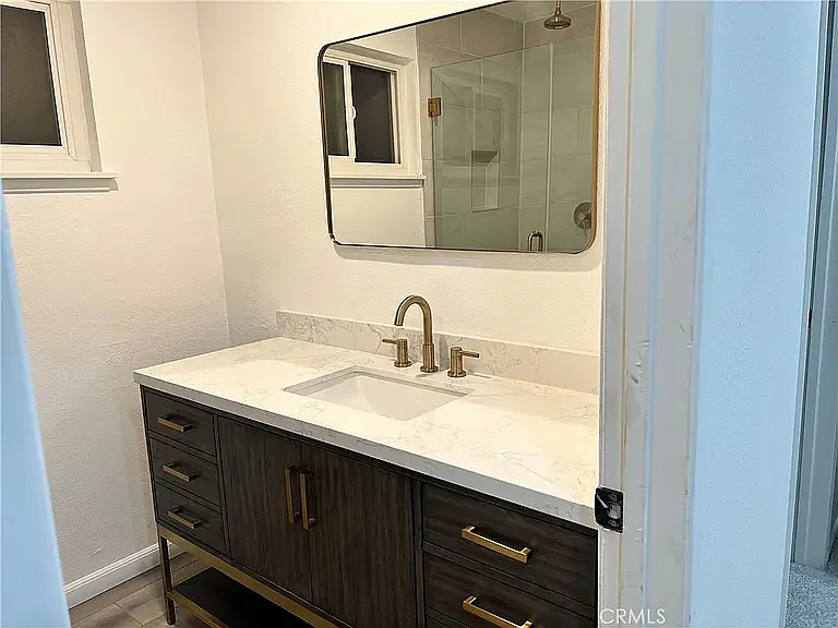 4750 Mariposa Dr — Photo 18
