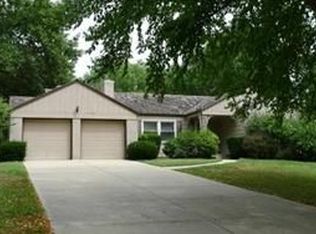 8515 Belinder Rd, Leawood, KS 66206