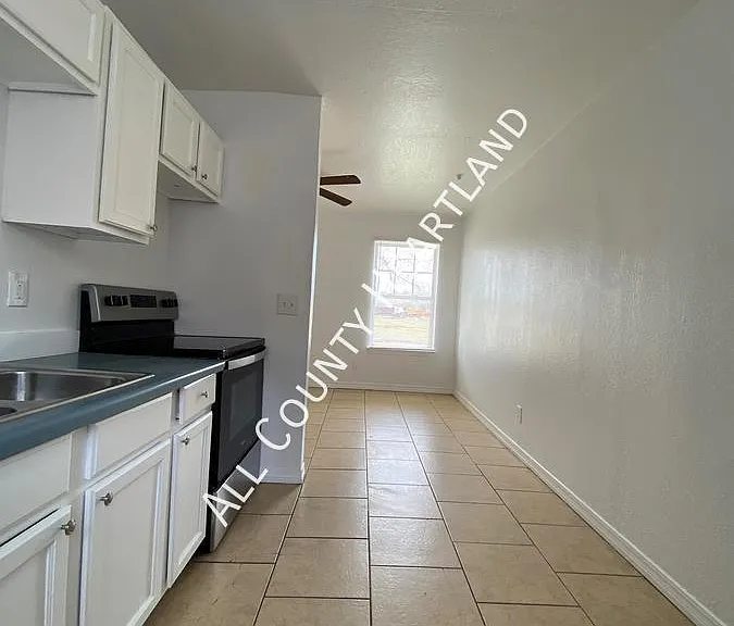 944 SE 14th St #1 — Photo 6