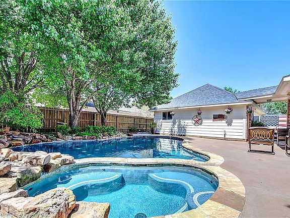 4th image of 22611 Water Edge Ln