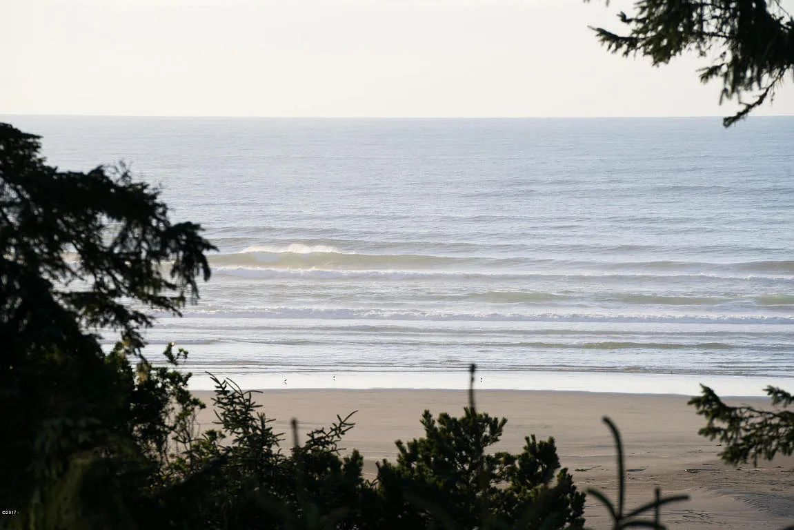 3250 NW Oceanview Dr APT 19 photo 1