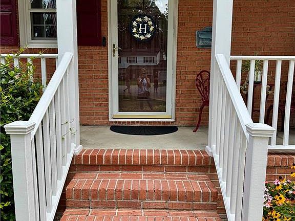 2nd image of 203 Manassas Ct