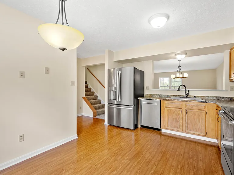 1036 Royal Dr — Photo 8