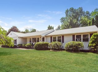 95 Ledgecrest Ter, Manchester, CT 06040