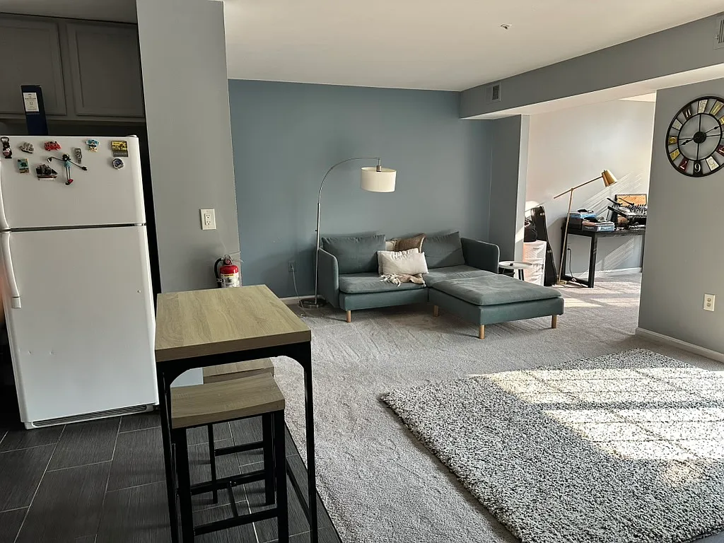 2 bed, 980 sqft, $2,800 — Photo 3