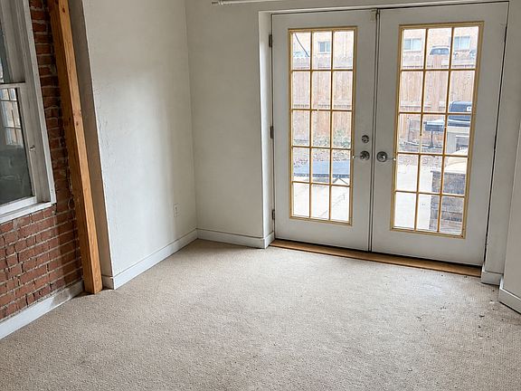 3rd image of 1894 Vine St