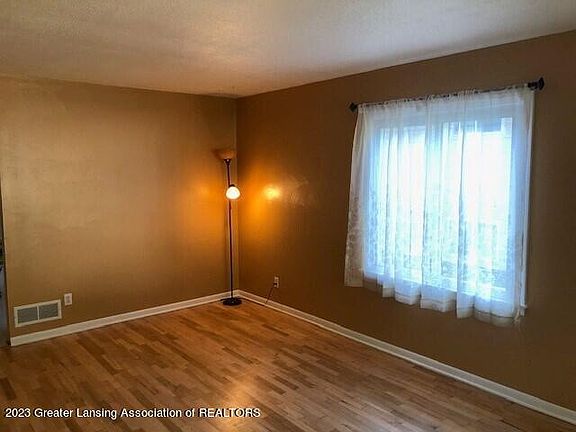 3rd image of 636 Cornell Ave