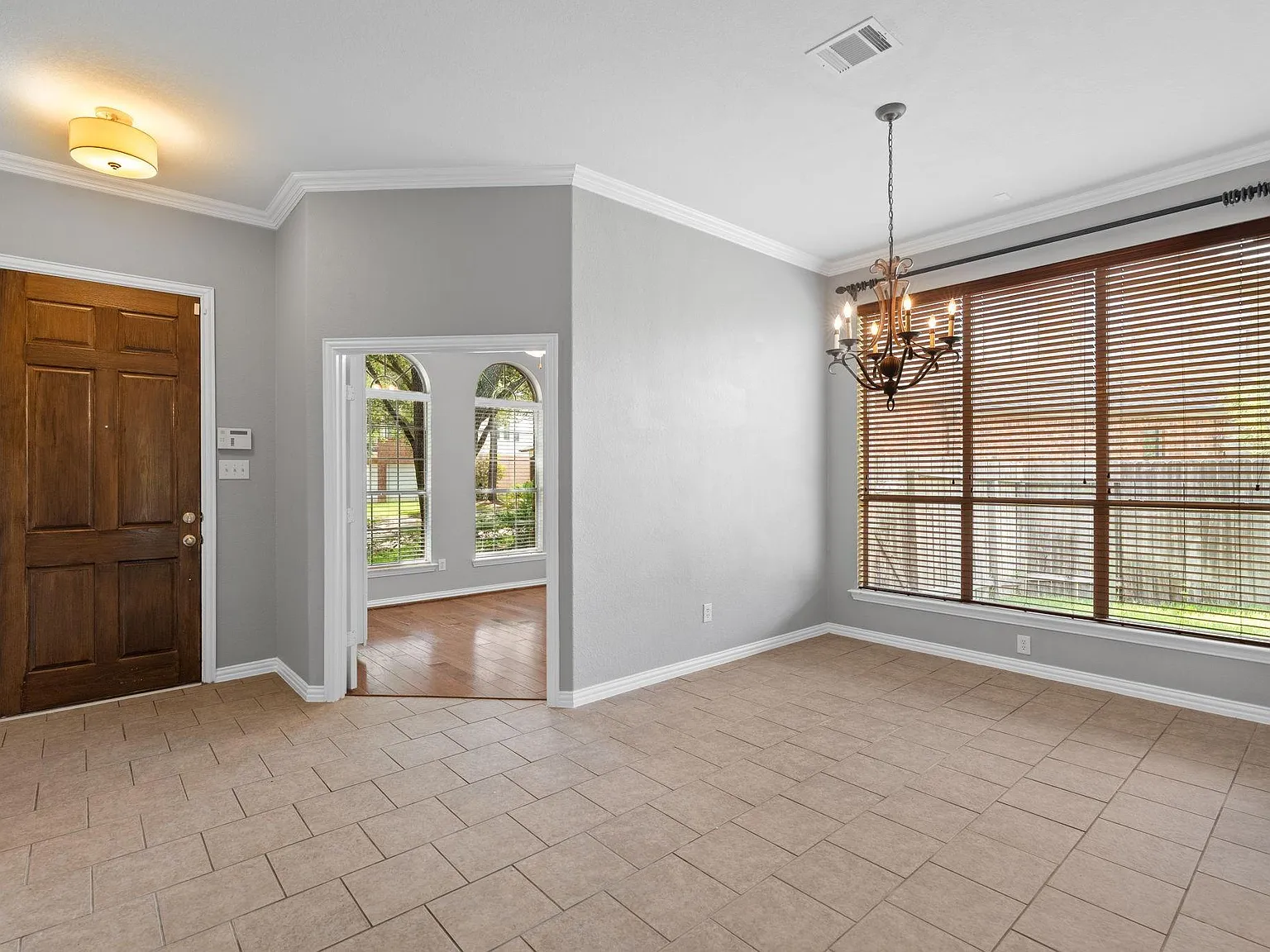 4 bed, 3.0 bath, 2777 sqft, $3,800 — Photo 3