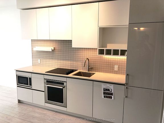 5th image of 950 Portage Pkwy #3103