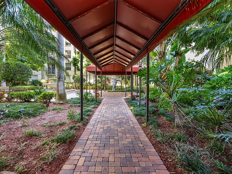 651 Okeechobee Blvd #1107 — Photo 23
