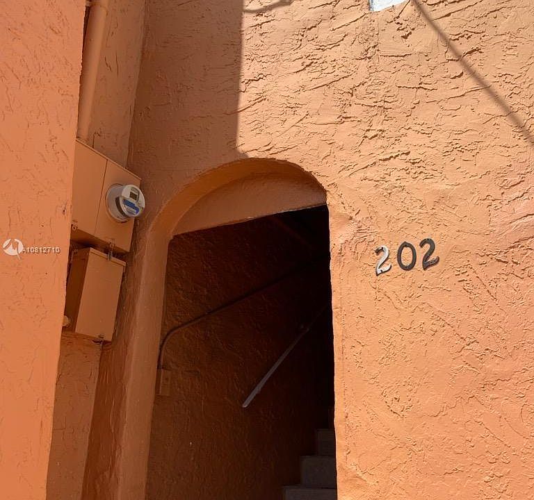 1st image of 200 NW 34th Ave #202