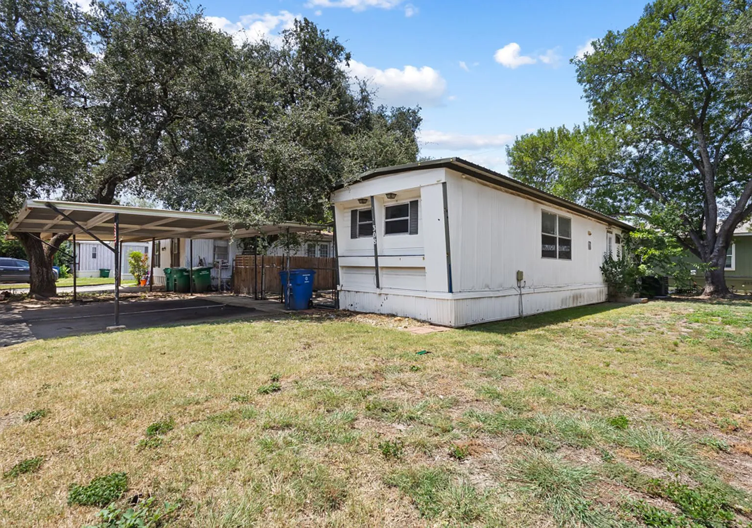 2 Bedroom/1 Bath Manufactured home in San Pedro North Mobile Home — Photo 2