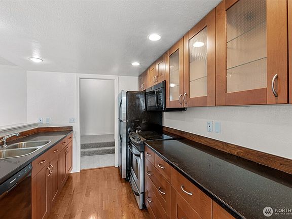 4th image of 22211 6th Avenue S #301