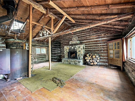 4th image of 4050 Wood Hill Rd