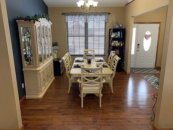 2nd image of 1204 Corinne Ln