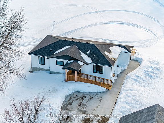 3rd image of 597 Lafontaine Rd W