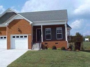 703 Pebble Beach Ct, Columbia, TN 38401