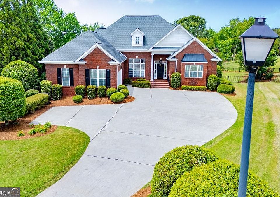 1st image of 210 Turnberry Cir