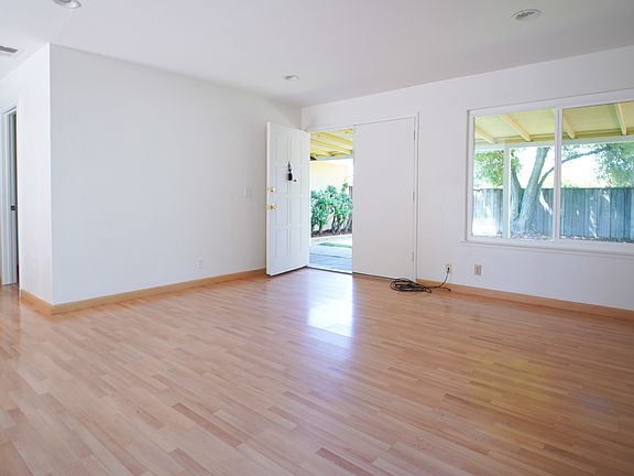 5th image of 1510 Sierraville Ave