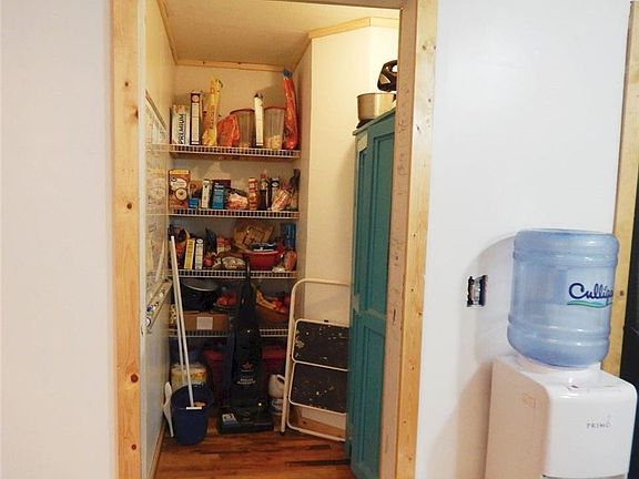 4th image of 1648 N Stephens Ave