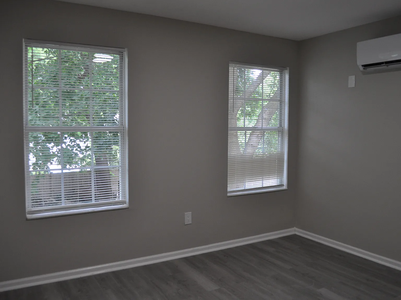 100 Linden Pl — Photo 4