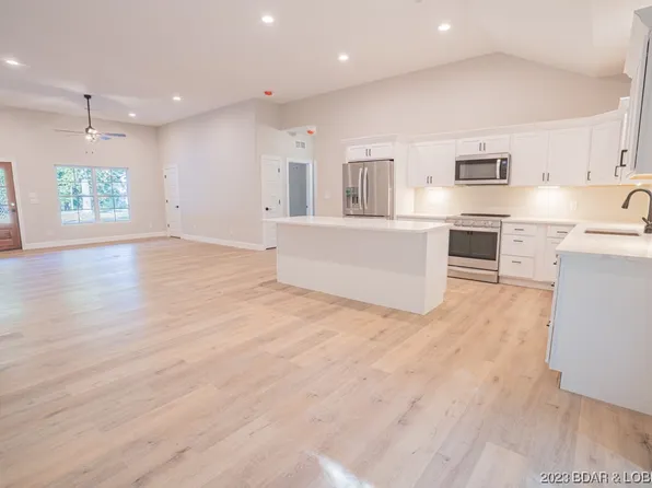 356 Via Appia Dr, Porto Cima, MO 65079