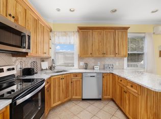 23 Vernon Ave #1, Newport, RI 02840