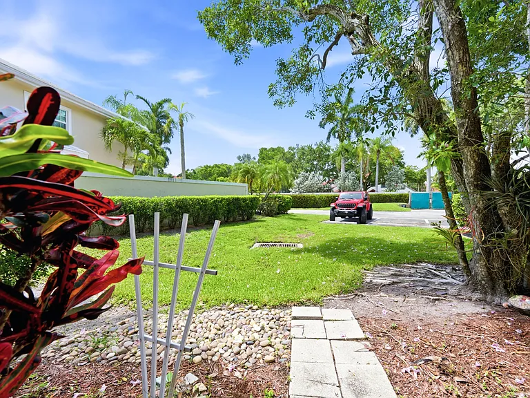 101 Waterview Dr — Photo 33