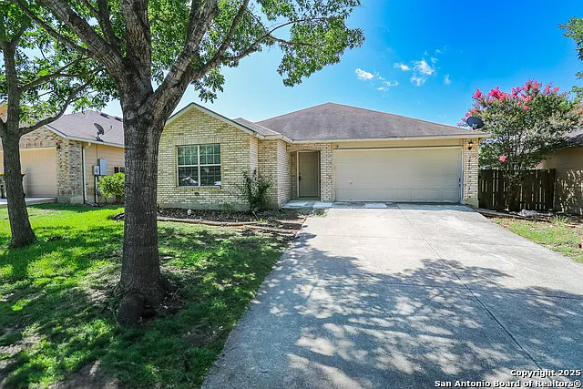 3 bed, 2.0 bath, 1419 sqft, $1,700 — Photo 1