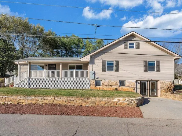 1724 Starview Dr, Salem, VA 24153