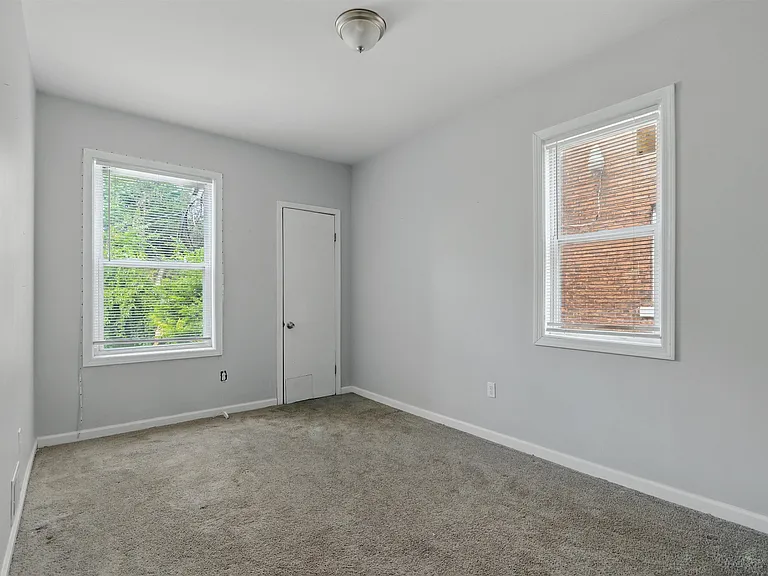 1595 W Grand Blvd — Photo 18