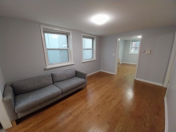4th image of 835 N Hermitage Ave #1
