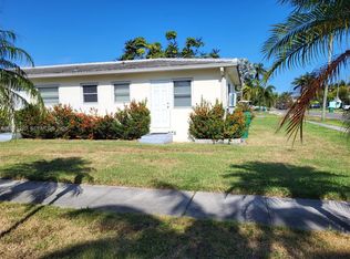 200 SE 3rd St #2, Dania, FL 33004